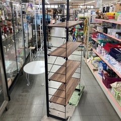 ニトリ　突っ張り壁面収納ラックの画像