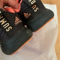 adidas 18.0cm スニーカーの画像