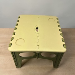 コンパクトフォールディングテーブルの画像