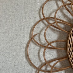 アンティーク　ラタン　壁掛けミラーの画像