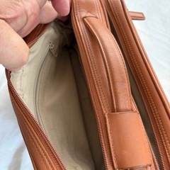牛革セカンドバッグの画像