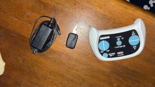 レクサス LX570 電動乗用車 赤　子ども用玩具　破損あり