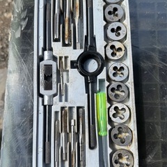 ミツトモ製作所　21ピース　タップ・ダイスセット ハンドル ネジ切り用 工具 自動車整備 ケース入り 道具　工具　大工の画像