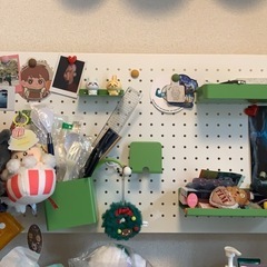 穴あき展示ボード（収納付き・磁石付き・スタンド式）の画像