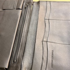 La  VIOVA製⭐️財布⭐️ポーチ⭐️美品です！！の画像