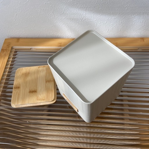 お譲り先決定】スリーコインズ缶 (チューリップ) 西条のインテリア雑貨 