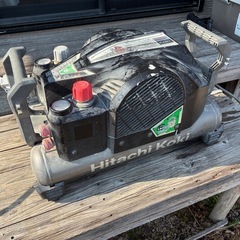 日立製　コンプレッサーの画像