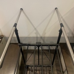 【文京区・引き取り】伸縮・折りたたみ式 室内物干し（キャスター付）★引越しのため急募の画像