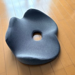 ニトリ 骨盤クッション 高反発シートクッション あげます の画像