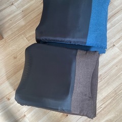 座椅子　２つの画像