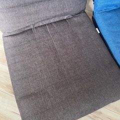 座椅子　２つの画像