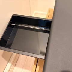 SAIJI 膝上テーブル テーブルクッション デスクトップ ノートパソコンデスク 引き出し付き PC クッション テーブル 膝上作業 PCデスク ひざ上 テレワーク 軽量トレイテーブル 持ち運び便利 17インチまでのノートパソコンとMacBookに対応 (ブラック）の画像