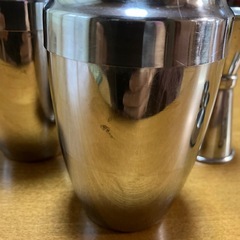カクテル作る容器の画像