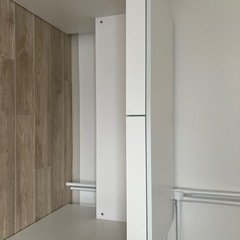 白テーブルの画像