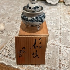 陶器製と金属製香炉の画像