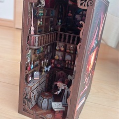 ブックヌック ミニチュアハウス 完成品の画像
