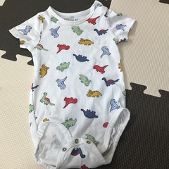 H &M、Carter’s 9ヶ月　ロンパースの画像