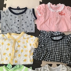 ベビー服　1枚100円〜250円の画像