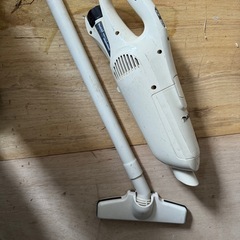 マキタ掃除機10.8v cl102d の画像