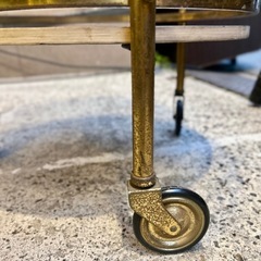 A(黒) ミッドセンチュリー 給仕 ビンテージ クラシック アンティーク ワゴン キャスター付き バーカート トローリー キッチンワゴン サイドテーブル ゴールド 真鍮 2段 ラウンド 円形 レトロ ビンテージ クラシック おしゃれ 飾り棚 インテリア mid-century modern regency style serving trolley の画像