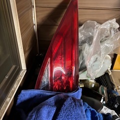 エスティマ テールランプの画像