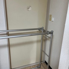ハンガーラックの画像