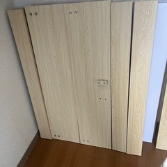 終了いたしました。シングルベッドフレーム、コンセント付き棚と収納付き、の画像