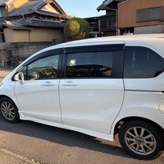 ホンダ フリードハイブリッド ジャストセレクの画像