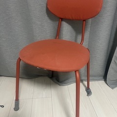 机、椅子の画像