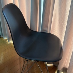 ダイニングチェア　二脚(黒・茶)の画像