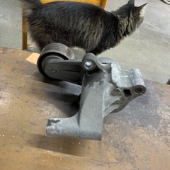 ハイエースtrh200ガソリン　ベルト調整テンショナーの画像