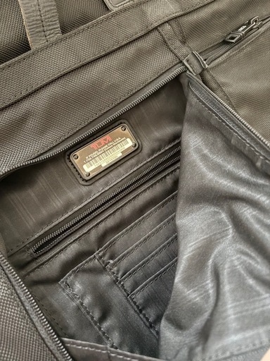 TUMI ブラック トートバッグ 大容量