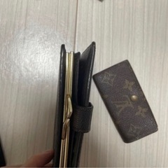 ルイヴィトン 財布とキーケースの画像