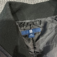 UNIQLO  キッズパーカーの画像