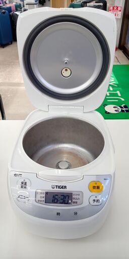 ★リユースのサカイ高崎店★TJ14819 TIGER 炊飯器 5.5合 2023年製 動作確認／クリーニング済み