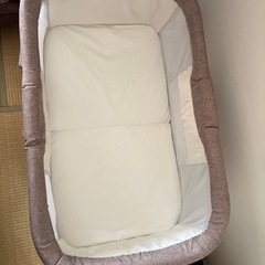 Ubravoo ベビーベッド／折りたたみ可の画像