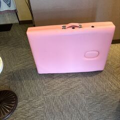 リラクゼーション エステサロン  整体 もみほぐし　施術専用ベッド （ピンク)　持ち運びの画像