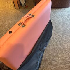 リラクゼーション エステサロン  整体 もみほぐし　施術専用ベッド （ピンク)　持ち運びの画像