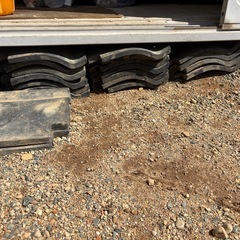 無料！割れた瓦100枚以上、他レンガ　追加ありの画像