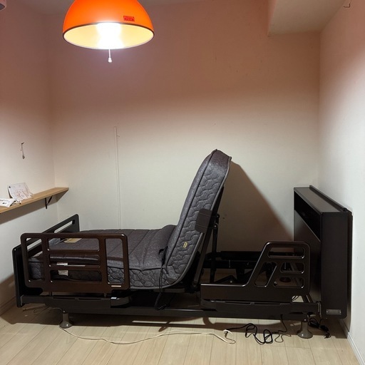 【終了】美品介護ベッド(マットレス付き)