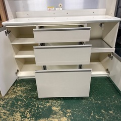 パモウナ　高級感あるキッチンボードの画像