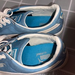 プーマ スニーカーの画像