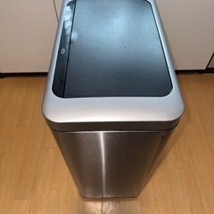 コストコ センサー式ゴミ箱 45L 自動開閉 ステンレスの画像