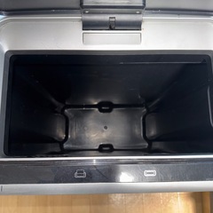 コストコ センサー式ゴミ箱 45L 自動開閉 ステンレスの画像
