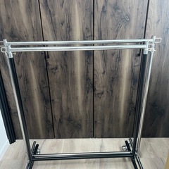 ハンガーラック2つの画像