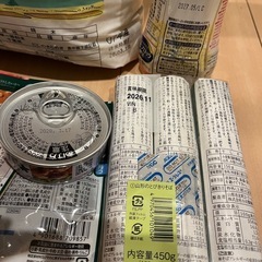 お米5キロと油や蕎麦など
の画像