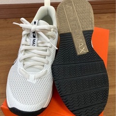 ナイキ NIKE Air MAX エアーマックス　25センチ　美品　アルファトレーナー6 FQ1833 スニーカー ホワイトの画像