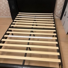 セミダブルベッドフレームの画像