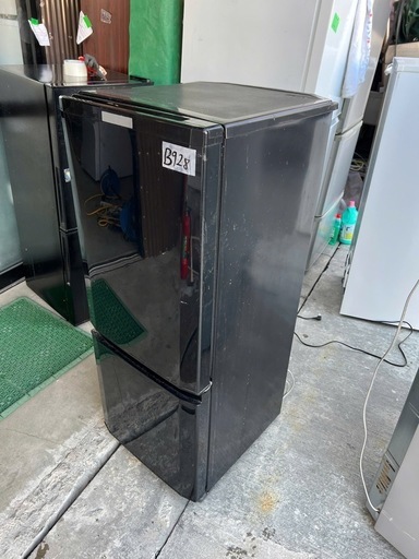 ももさん専用 キッチン家電 NO B928福岡市内配送設置無料三菱 2ドア冷蔵庫（146L） MR-