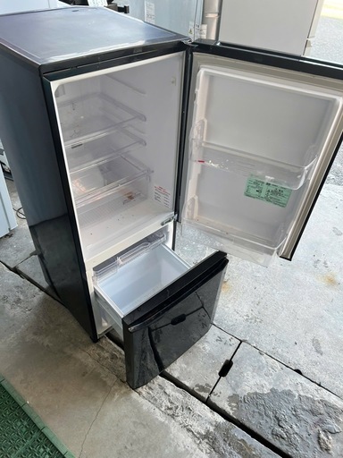 NO B928?福岡市内配送設置無料✨?三菱 2ドア冷蔵庫（146L） MR-P15Z-B サファイアブラック